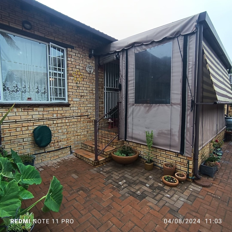 3 Bedroom Property for Sale in Safari Gardens North West